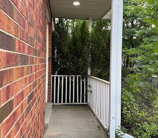 185 Highland Cres #1 — Photo 2