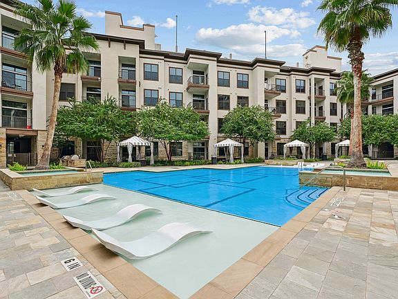 Resort Style Pool