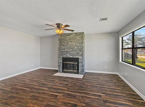 2nd image of 2319 Ernest St
