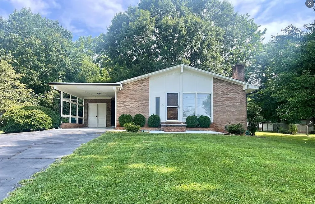 3 bed, $1,550 — Photo 1