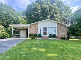 402 E L St, Newton, NC 28658
