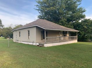866 N Locust St, Newark, AR 72562