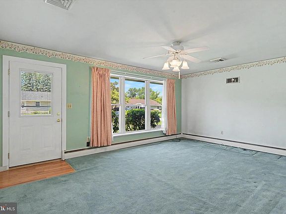 3rd image of 308 Hillcrest Dr
