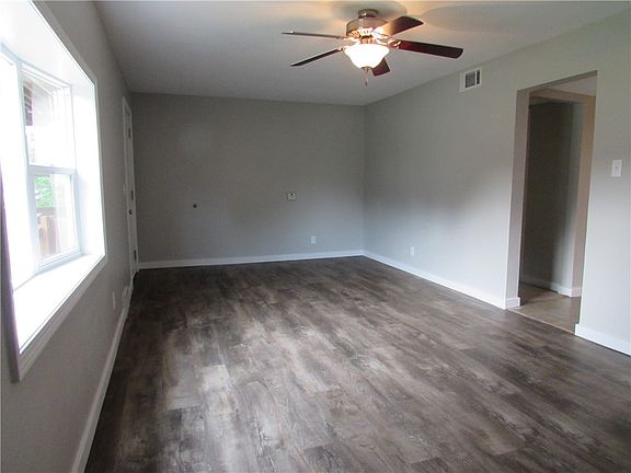 3rd image of 702 S 5th St