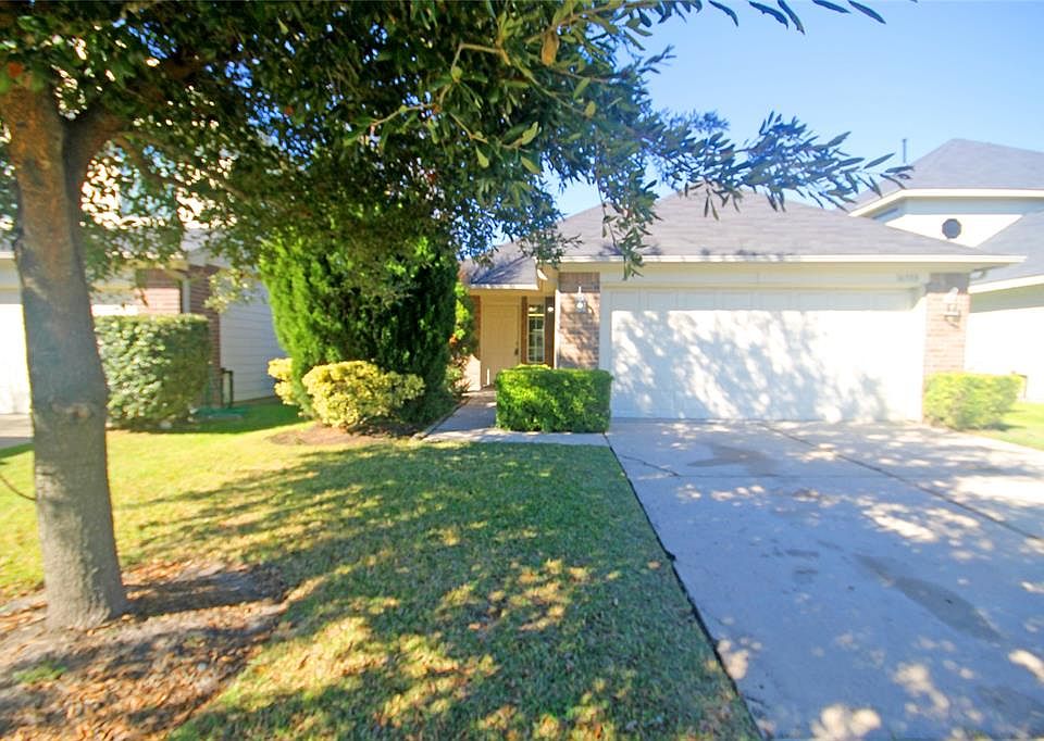 1st image of 16350 Royal Fort Ln