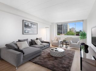 500 W Belmont, Chicago, IL 60657