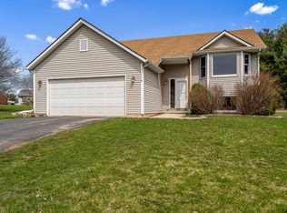 118 London Rd SE, Poplar Grove, IL 61065