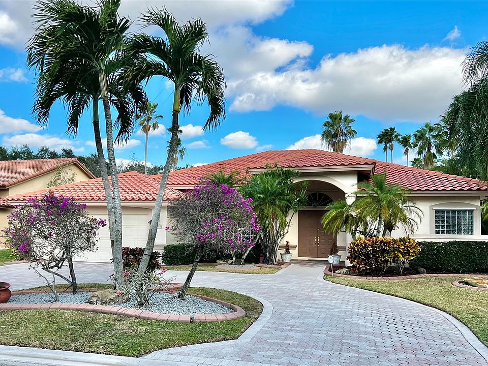 1st image of 4919 NW 106th Avenue