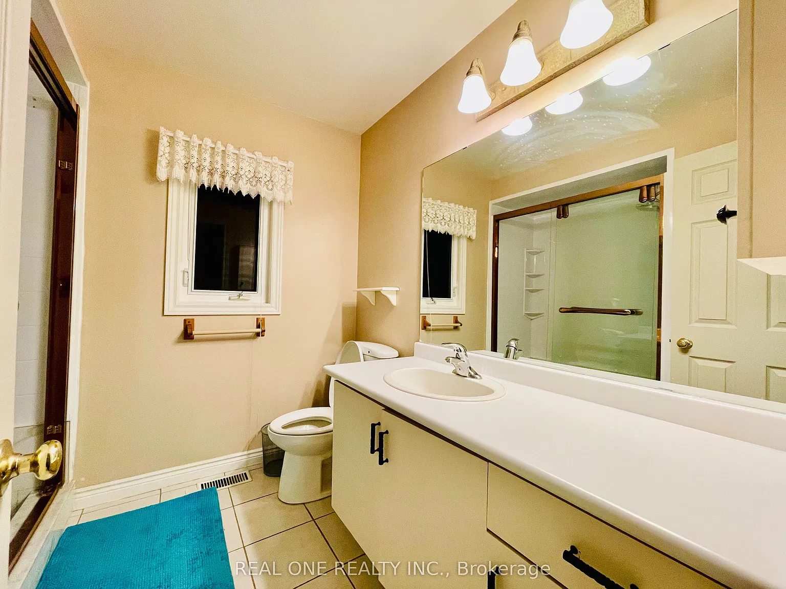 1 bed, $900 — Photo 4
