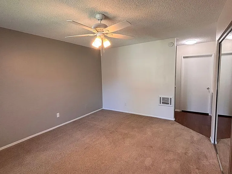 23251 Los Alisos Blvd — Photo 29
