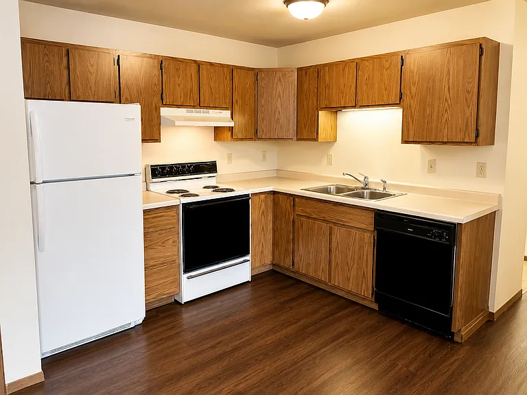 Lakeview Apartments — Photo 7