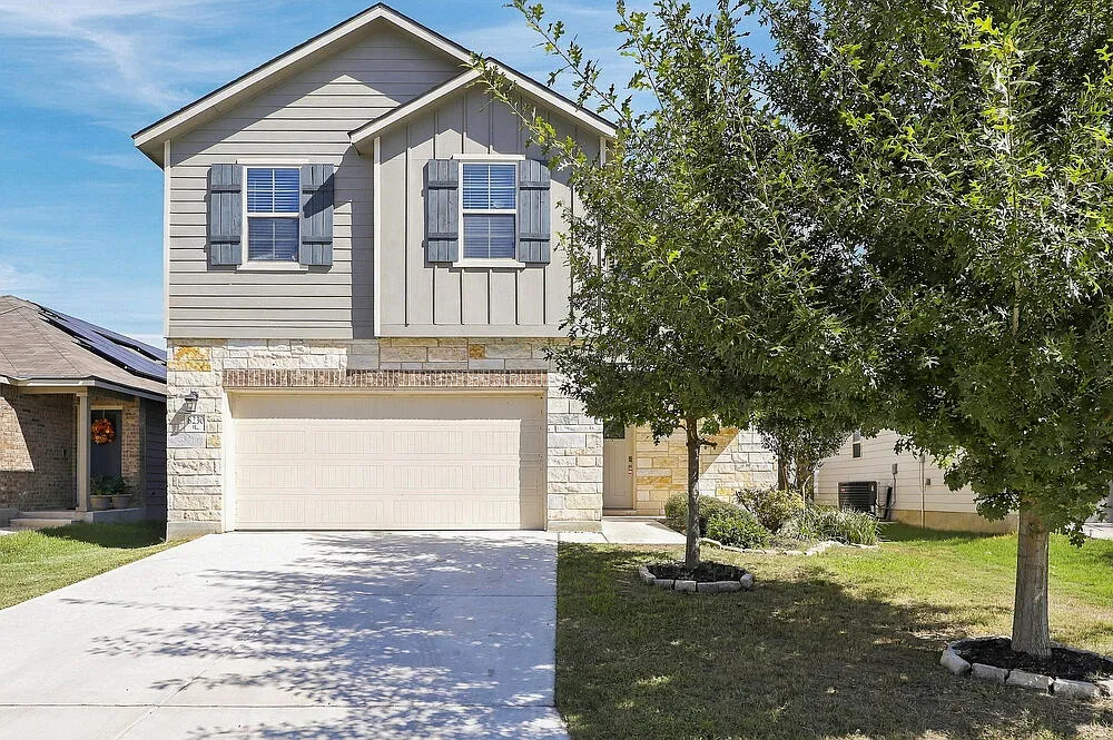 3 bed, 2.5 bath, 2086 sqft, $1,865 — Photo 1
