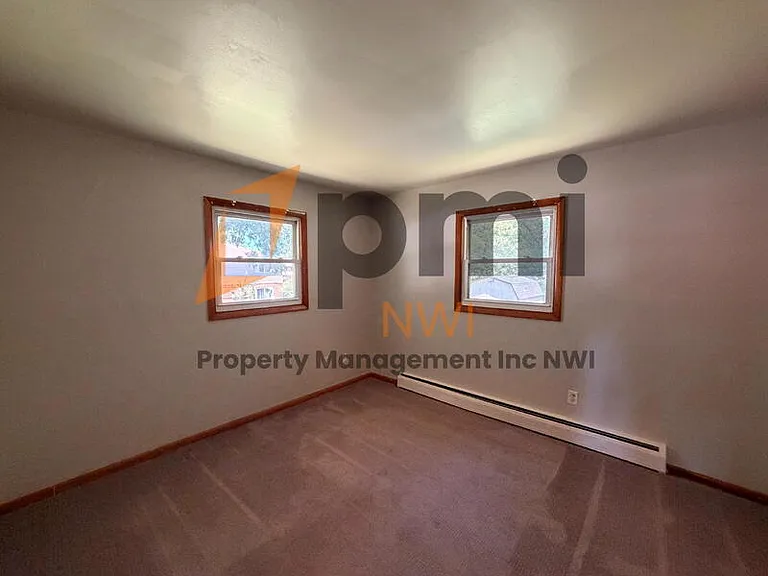 2591 Parkview St #1 — Photo 9