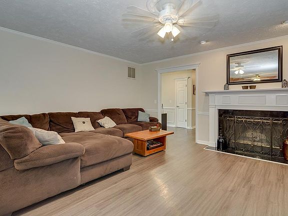 4th image of 198 Cheltenham Dr