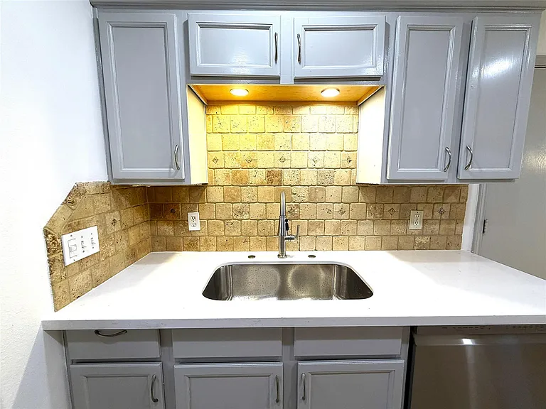 4719 Cypress Dawn Ln — Photo 7