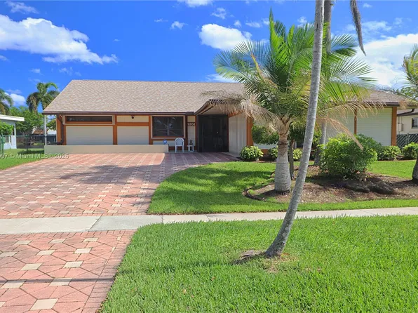 1351 NW 114th Ave, Pembroke Pines, FL 33026