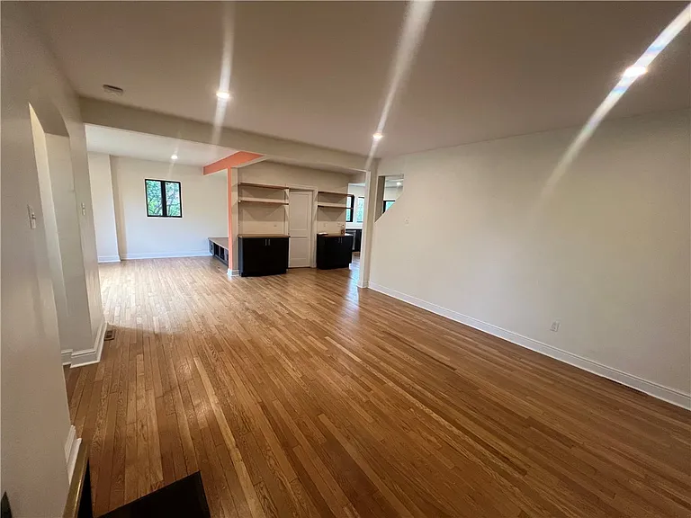 127 Westland Dr — Photo 4