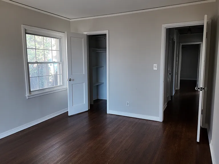1251 E 31st Ct — Photo 22