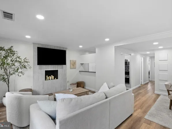 22 W Hill St #R11, Baltimore, MD 21230