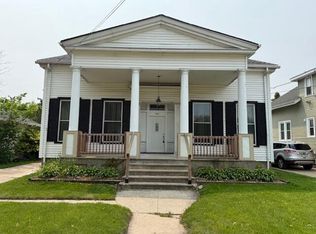 909 72nd St, Kenosha, WI 53143