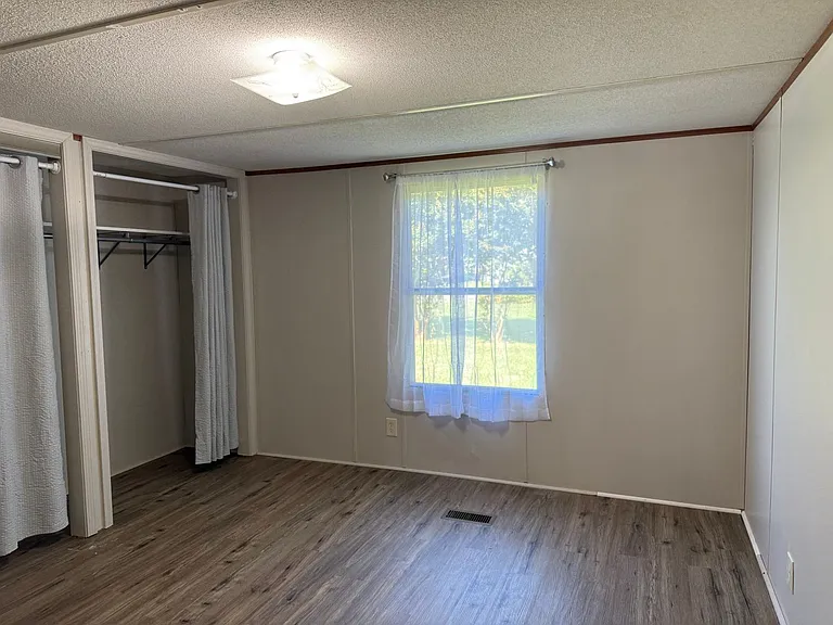 2471 Albany Dr — Photo 21
