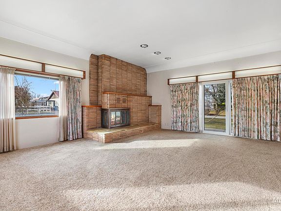 2nd image of 320 Locust St