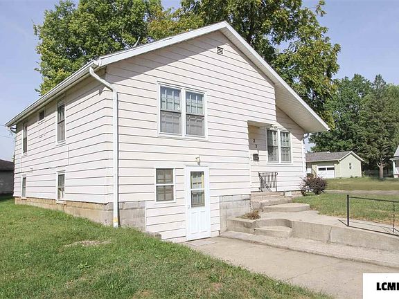 2nd image of 229 N College St