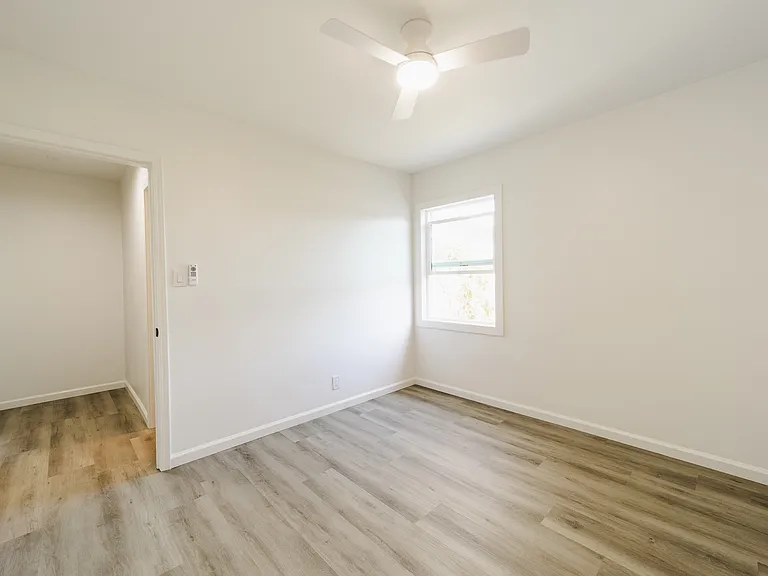 715 Acacia Ave — Photo 21