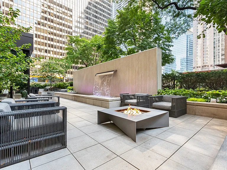 Columbus Plaza — Photo 31