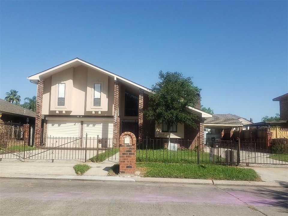 1st image of 12041 E Barrington Dr