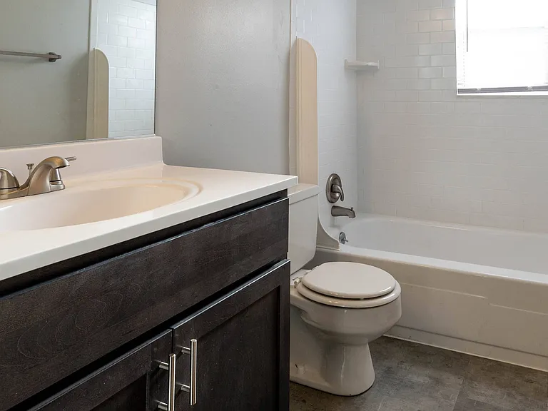 McDonogh Village Apartments & Townhomes — Photo 18