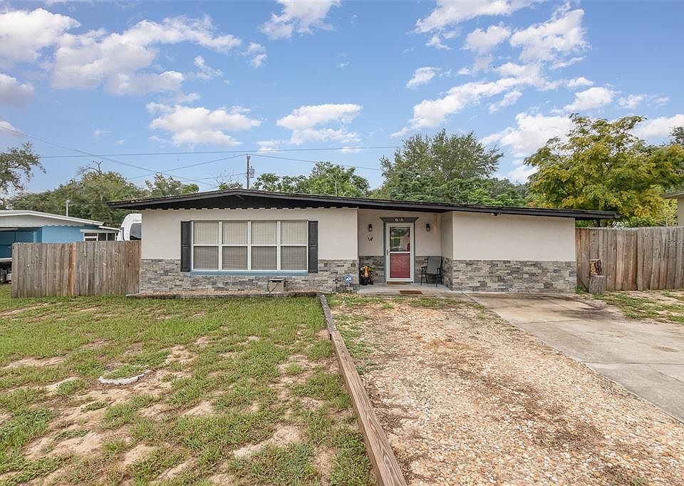 1st image of 838 Center Ln