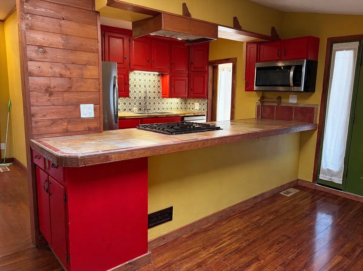 Unique Ranch Style Home Close to I-25 with Large Outdoor Spaces — Photo 3