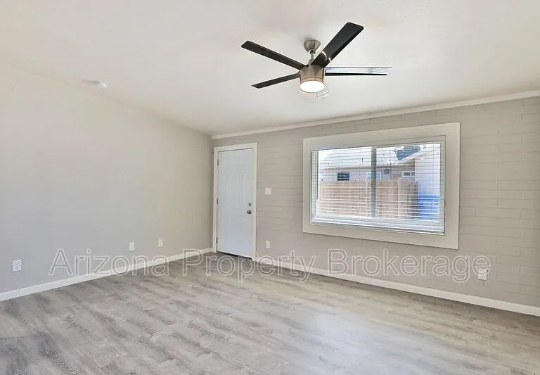 1538 E Pierce St #B — Photo 5