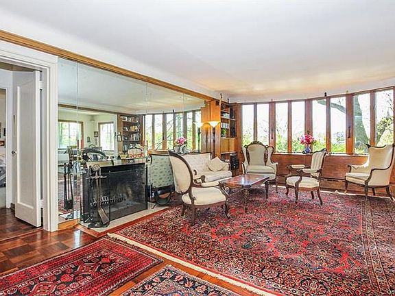 3rd image of 7 Leafy Ln