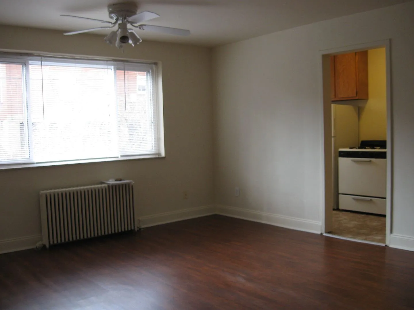 (640) Southcrest Heights Apartments — Photo 3