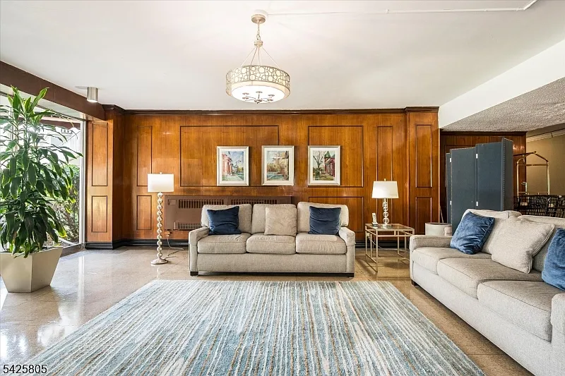 2 bed, 1300 sqft, $4,000 — Photo 4