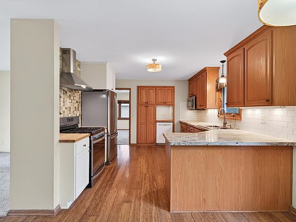 5th image of 17625 13th Ave N
