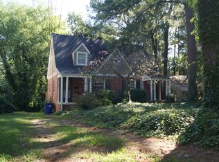 904 Canterbury Rd, Raleigh, NC 27607