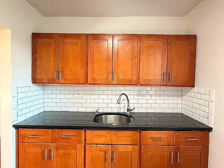85-2 139th St #2M — Photo 10
