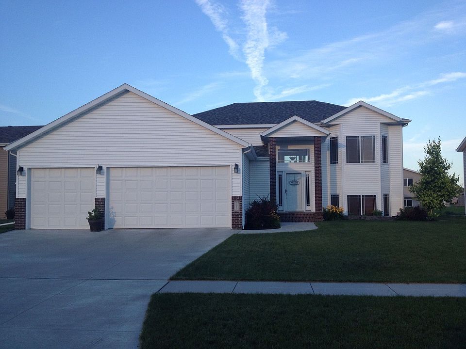1st image of 4417 Newport Ln