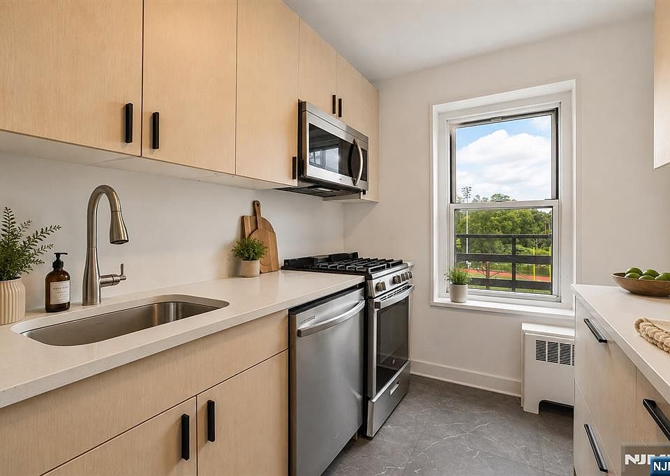 1st image of 2215 N Central Rd APT 5D