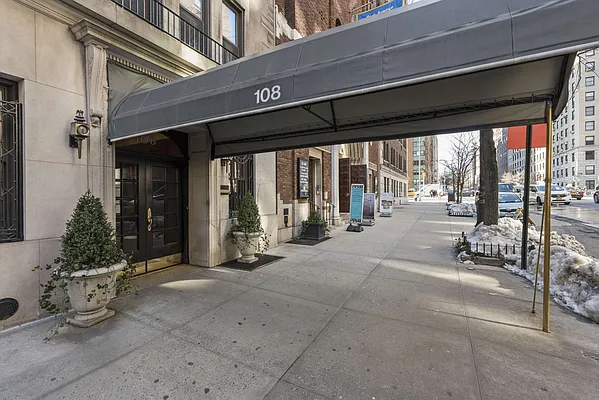 Sold by Compass | media 21