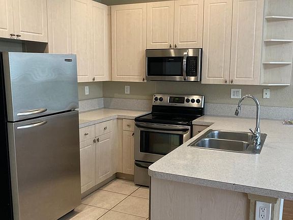5th image of 4124 Meade Way