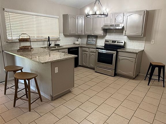 2nd image of 8510 Kensington Dr