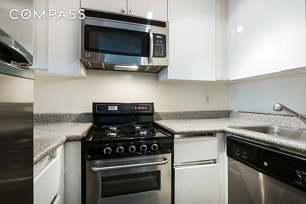 Rented by Compass | media 9