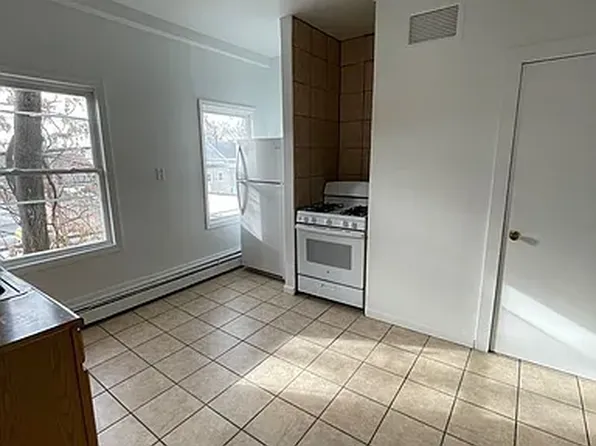 195 Broadway APT 2, Newburgh, NY 12550