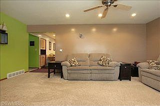5th image of 2543 Pohens Ave NW