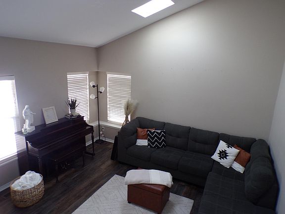 3rd image of 3540 Sedgewood Way