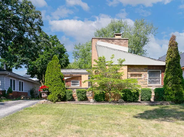 9428 S 83rd Ave, Hickory Hills, IL 60457